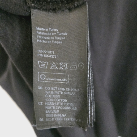 H&M WHITE AND BLACK NEW YORK LONG SHIRT SIZE M - Picture 4 of 6